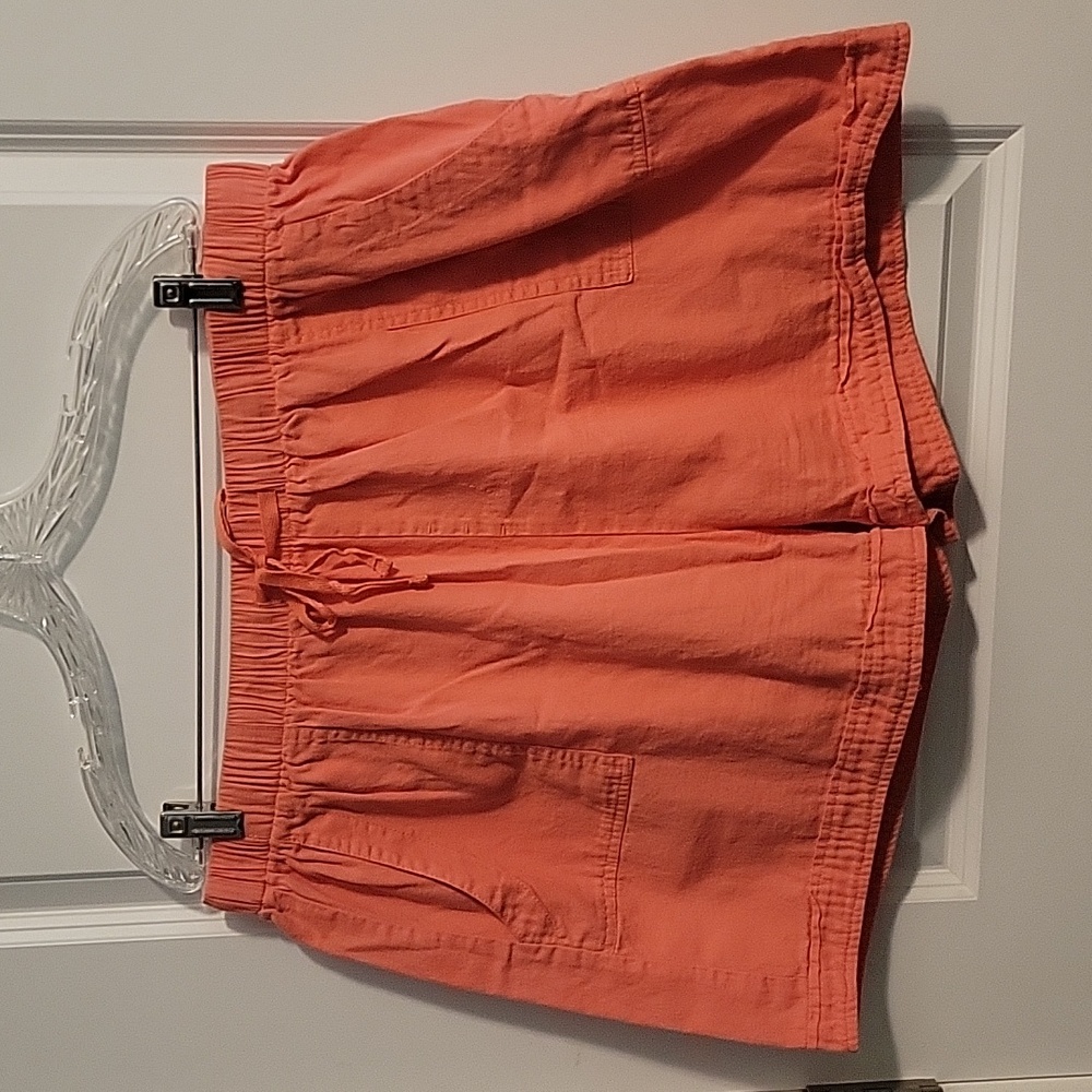 Juxing House coral draw string shorts - Picture 2 of 9